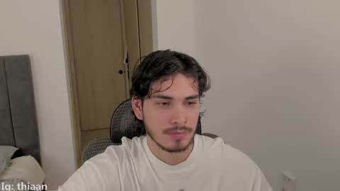 Snapshot of thiaan__ chatting on 09/11/25, 03:39 thiaan__ online show from 09/11/25, 03:39