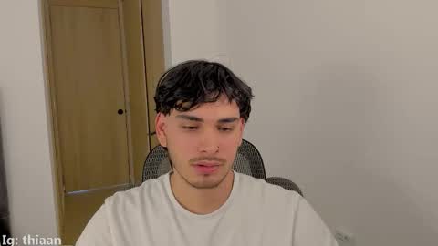 Snapshot of thiaan__ chatting on 10/25/25, 07:41 thiaan__ online show from 10/25/25, 07:41