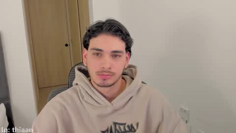 Snapshot of thiaan__ chatting on 10/29/25, 11:50 thiaan__ online show from 10/29/25, 11:50