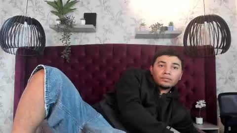 Snapshot of thiago_alves_ chatting on 07/20/26, 03:32 Thiago Alves online show from 07/20/26, 03:32