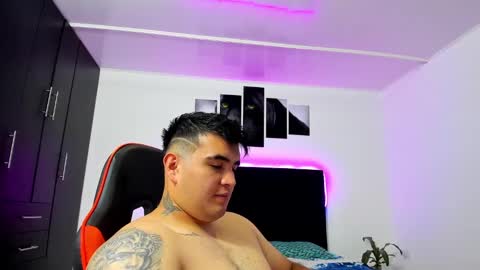 Snapshot of thiago_cp01 chatting on 01/12/25, 08:36 Thiago online show from 01/12/25, 08:36