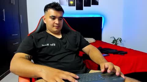 Snapshot of thiago_cp01 chatting on 02/10/25, 09:04 Thiago online show from 02/10/25, 09:04