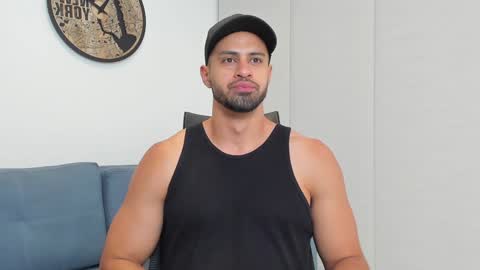 thiago_driussi online show from 01/11/25, 04:06