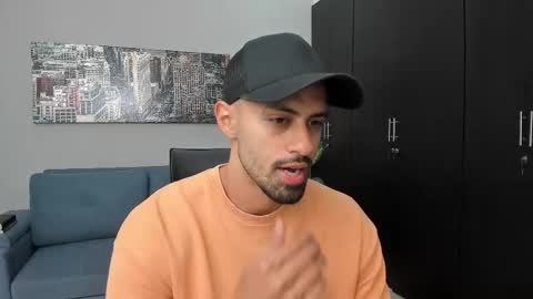 thiago_driussi online show from 10/19/25, 03:29