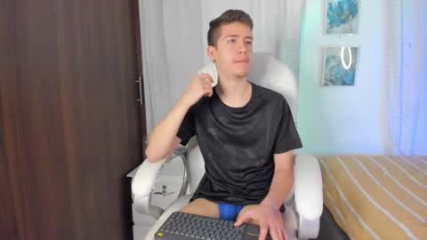 Snapshot of thiago_james69 chatting on 09/14/25, 01:16 Manuel online show from 09/14/25, 01:16