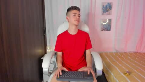 Snapshot of thiago_james69 chatting on 09/20/25, 03:40 Manuel online show from 09/20/25, 03:40