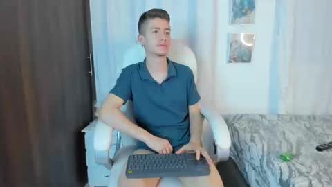 Snapshot of thiago_james69 chatting on 09/23/25, 01:19 Manuel online show from 09/23/25, 01:19