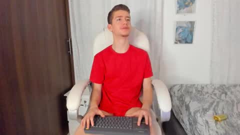 Snapshot of thiago_james69 chatting on 10/07/25, 05:26 Manuel online show from 10/07/25, 05:26