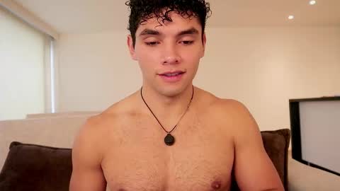 Just Thiago  online show from 03/18/26, 06:33