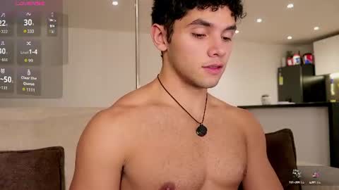 Snapshot of thiago_l chatting on 06/18/26, 01:06 Just Thiago online show from 06/18/26, 01:06