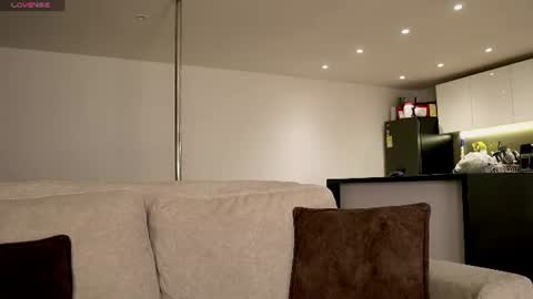 Snapshot of thiago_l chatting on 06/19/26, 12:48 Just Thiago online show from 06/19/26, 12:48