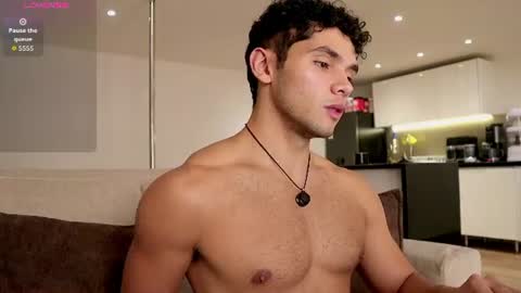 Snapshot of thiago_l chatting on 06/25/26, 01:38 Just Thiago online show from 06/25/26, 01:38