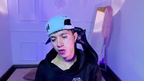 thiago_n_sam online show from 10/19/25, 10:54