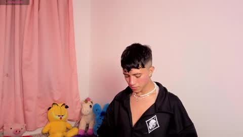 Snapshot of thiago_n_sam chatting on 04/08/26, 06:13 thiago_n_sam online show from 04/08/26, 06:13