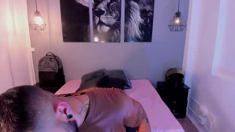 Snapshot of thiago_nowak2 chatting on 12/10/24, 03:52 Thiago online show from 12/10/24, 03:52