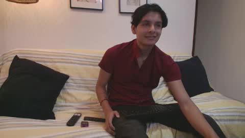 Snapshot of thiago_vega1 chatting on 04/07/26, 12:22 thiago_vega1 online show from 04/07/26, 12:22