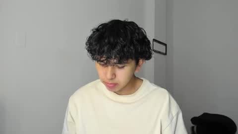 Snapshot of thiago_wc chatting on 10/15/25, 07:47 Thiago online show from 10/15/25, 07:47