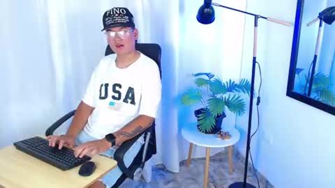 Snapshot of thiagocum18 chatting on 07/08/26, 03:16 Santiago online show from 07/08/26, 03:16