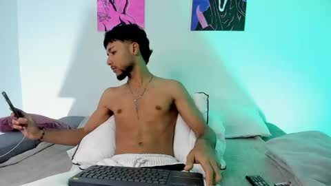 Snapshot of thiagoferreti_ chatting on 08/09/26, 05:01 ThiagoFerreti online show from 08/09/26, 05:01