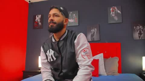 Snapshot of thiagomez17 chatting on 12/11/24, 12:02 Thia Gomez online show from 12/11/24, 12:02