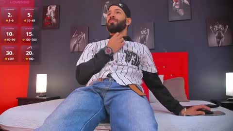 Snapshot of thiagomez17 chatting on 12/17/24, 12:33 Thia Gomez online show from 12/17/24, 12:33