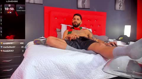 Snapshot of thiagomez17 chatting on 12/21/24, 04:03 Thia Gomez online show from 12/21/24, 04:03