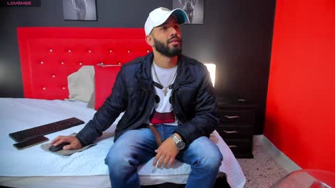 Snapshot of thiagomez17 chatting on 01/04/25, 12:38 Thia Gomez online show from 01/04/25, 12:38