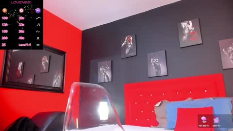 Snapshot of thiagomez17 chatting on 01/07/25, 12:09 Thia Gomez online show from 01/07/25, 12:09