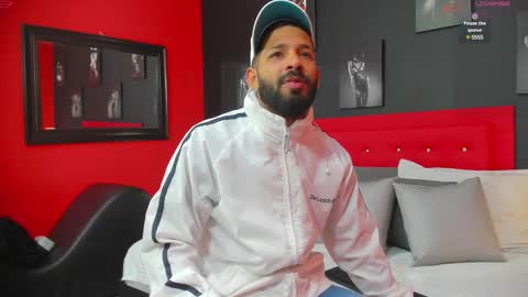 Snapshot of thiagomez17 chatting on 03/04/25, 12:22 Thia Gomez online show from 03/04/25, 12:22