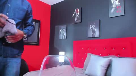 Snapshot of thiagomez17 chatting on 03/08/25, 12:20 Thia Gomez online show from 03/08/25, 12:20