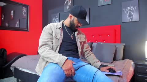 Snapshot of thiagomez17 chatting on 09/10/25, 12:27 Thia Gomez online show from 09/10/25, 12:27