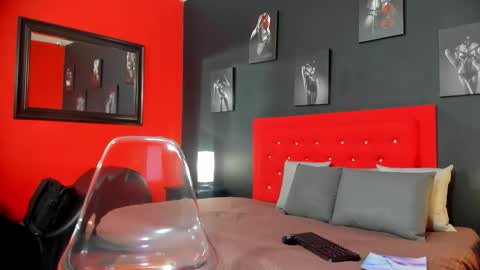 Snapshot of thiagomez17 chatting on 09/11/25, 12:16 Thia Gomez online show from 09/11/25, 12:16