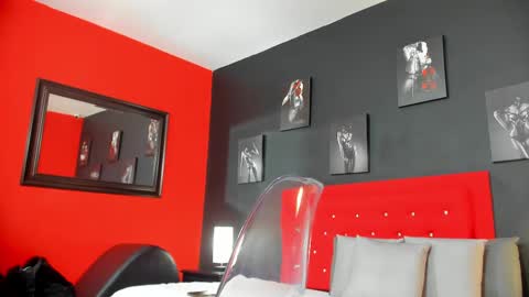 Snapshot of thiagomez17 chatting on 09/12/25, 12:16 Thia Gomez online show from 09/12/25, 12:16