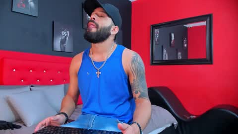 Snapshot of thiagomez17 chatting on 09/13/25, 12:27 Thia Gomez online show from 09/13/25, 12:27