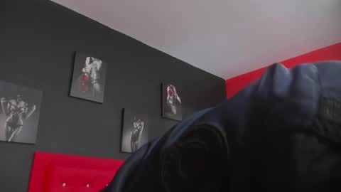 Snapshot of thiagomez17 chatting on 09/25/25, 12:20 Thia Gomez online show from 09/25/25, 12:20