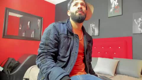 Snapshot of thiagomez17 chatting on 09/30/25, 12:21 Thia Gomez online show from 09/30/25, 12:21