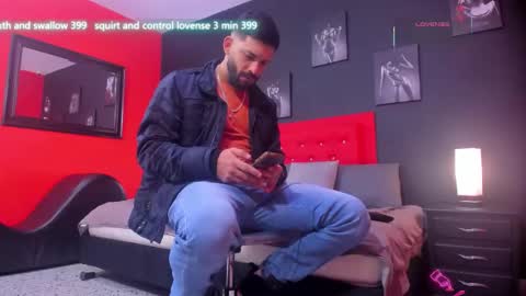 Snapshot of thiagomez17 chatting on 11/15/25, 12:13 Thia Gomez online show from 11/15/25, 12:13