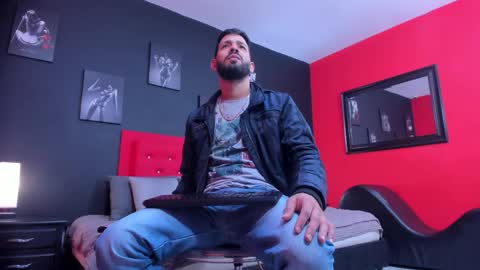 Snapshot of thiagomez17 chatting on 11/21/25, 12:15 Thia Gomez online show from 11/21/25, 12:15