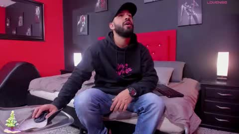 Snapshot of thiagomez17 chatting on 12/04/25, 12:36 Thia Gomez online show from 12/04/25, 12:36