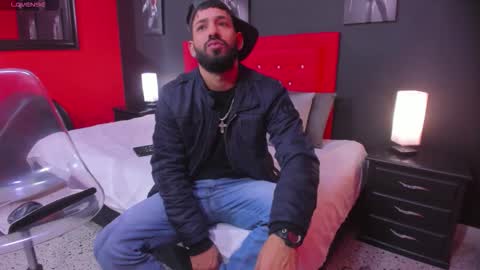 Snapshot of thiagomez17 chatting on 12/05/25, 12:36 Thia Gomez online show from 12/05/25, 12:36