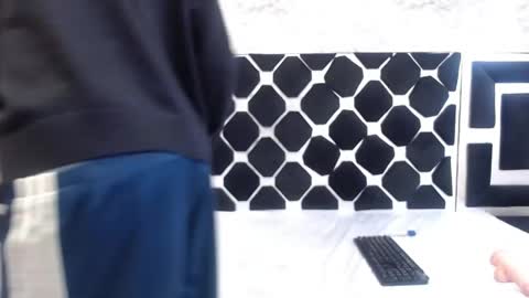 Snapshot of thiagos19 chatting on 04/28/26, 02:27 Thiago online show from 04/28/26, 02:27
