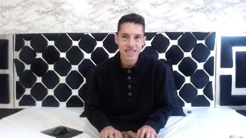 Snapshot of thiagos19 chatting on 05/27/26, 02:03 Thiago online show from 05/27/26, 02:03