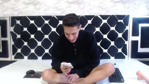 Snapshot of thiagos19 chatting on 06/03/26, 02:33 Thiago online show from 06/03/26, 02:33