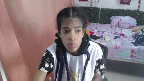 Snapshot of thiana_horny chatting on 06/15/26, 12:51 thiana_horny online show from 06/15/26, 12:51