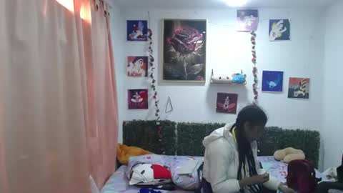 Snapshot of thiana_horny chatting on 06/18/26, 02:21 thiana_horny online show from 06/18/26, 02:21