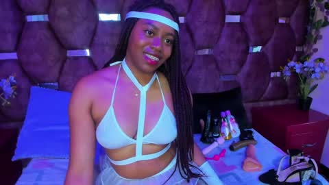 thiana_taylor online show from 09/16/25, 07:37