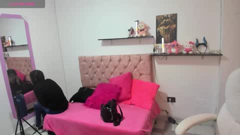 thianahorny online show from 10/29/25, 12:18