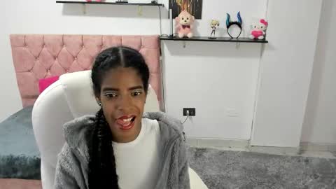 thianahorny online show from 11/30/25, 02:15