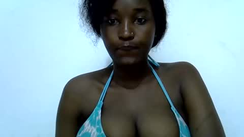 Snapshot of thick_eviey chatting on 09/20/25, 07:20 love online show from 09/20/25, 07:20
