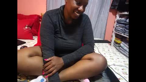 thick_sweet_ass online show from 02/18/25, 08:27